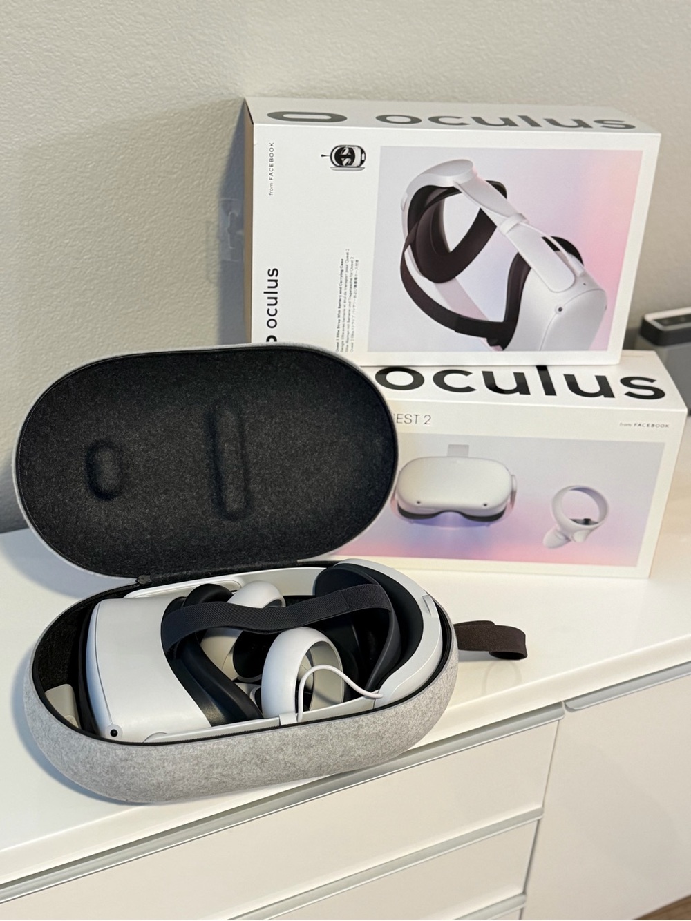 Oculus Quest 2 VR Headset